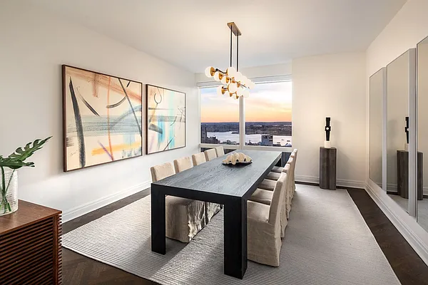 Sold by Nest Seekers International | media 4