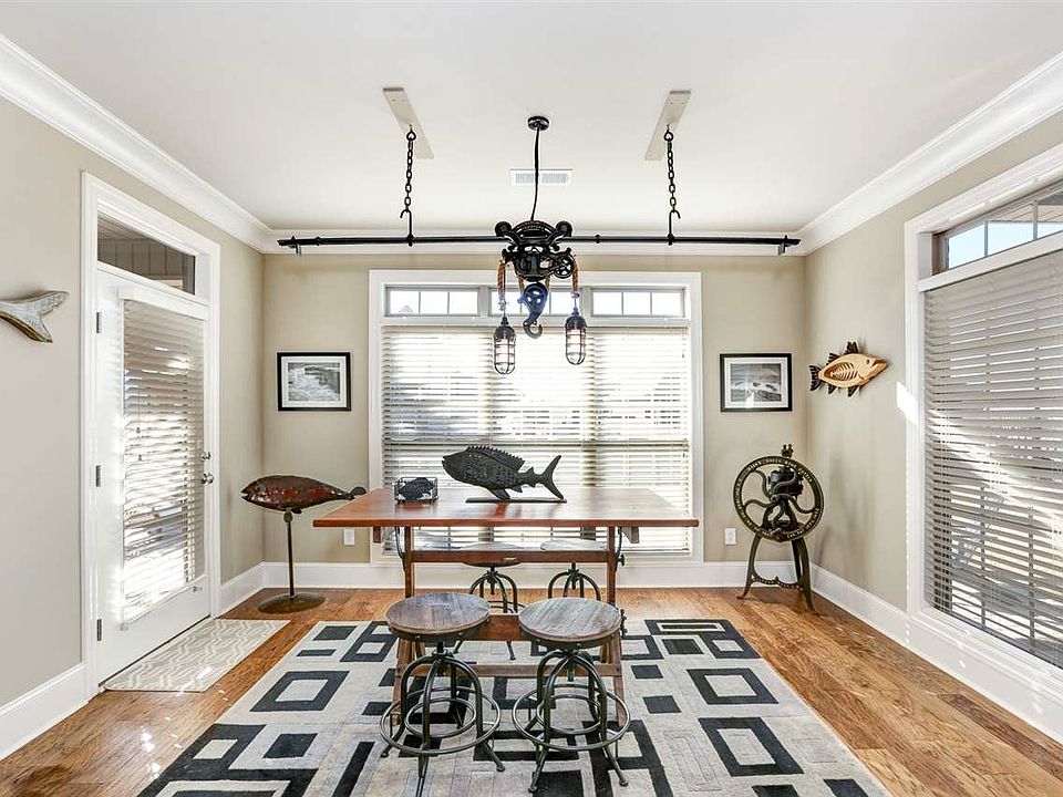 2nd image of 3034 Laurel Cove Way SE