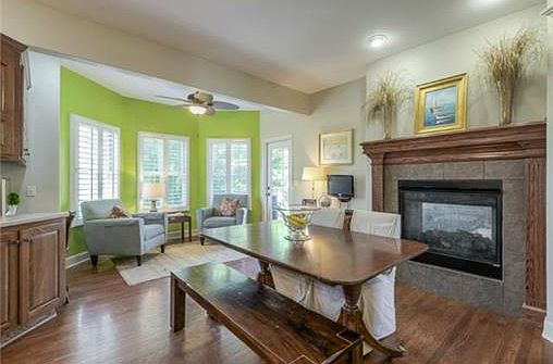 4th image of 210 Broadmoor Dr