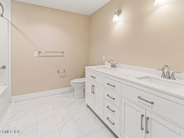 303 Hamilton Ave #E — Photo 6