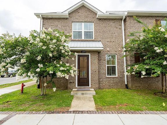 2nd image of 284 N De Villiers St