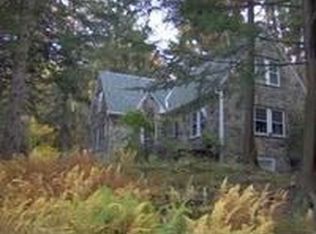 520 Chestnut Ave, Hawley, PA 18428