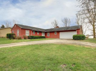 5 Foothill Rd, Monticello, IL 61856