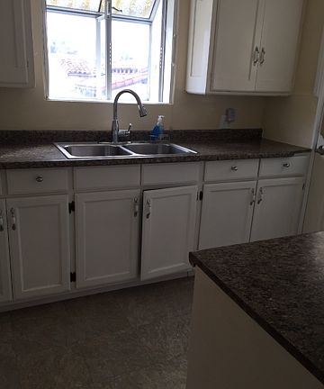 3rd image of 327 25th St #A
