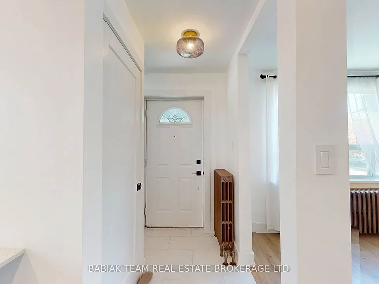 40 Alexander St — Photo 2