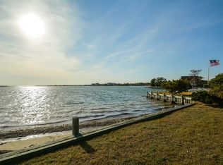 95 Little Neck Rd, Southampton, NY 11968