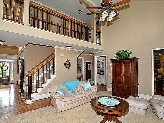 4th image of 2065 Delbury Ct