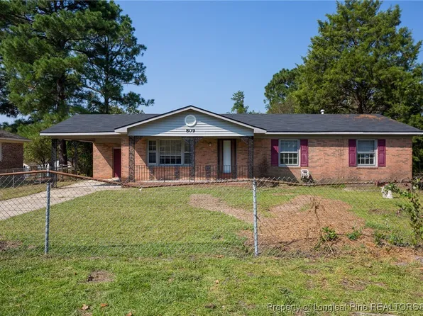 809 Fresno Dr, Fayetteville, NC 28303