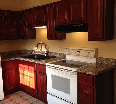 2nd image of 903 Sunrise Ln