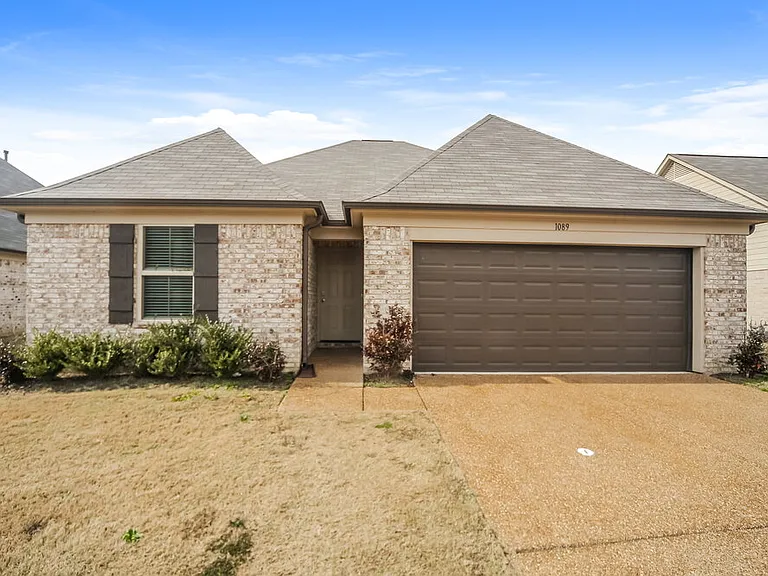 1089 Carib Loop W — Photo 1