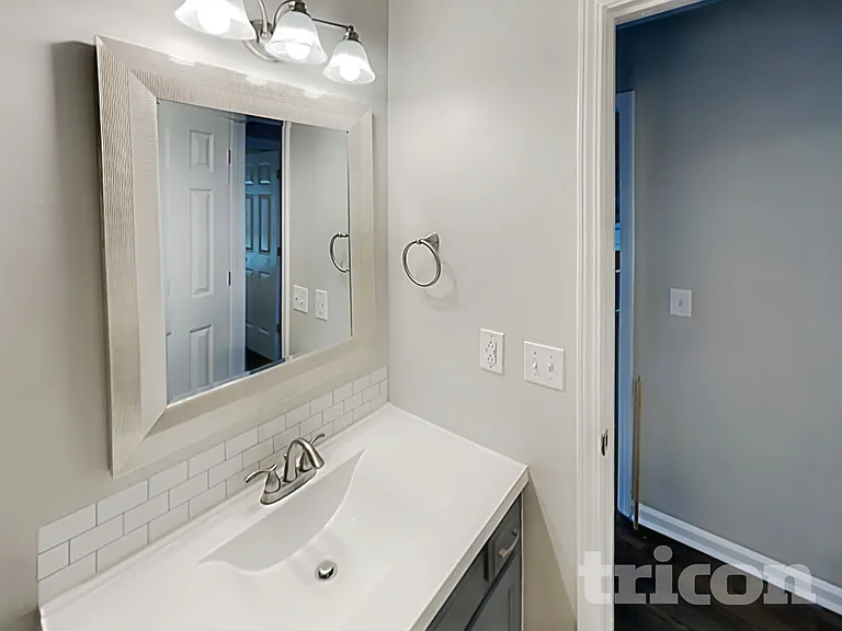 1608 Robards Way — Photo 9