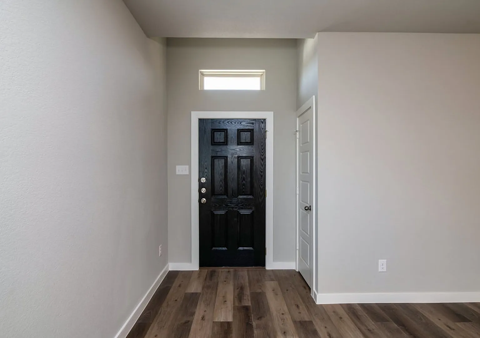Gorgeous 3 Bedroom Duplex Located In Midlothian Isd! — Photo 3