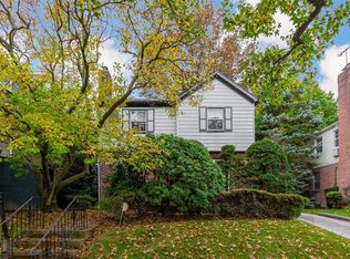 81-32 188th St, Hollis, NY 11423