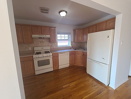 3rd image of 48-16 30th Ave #T