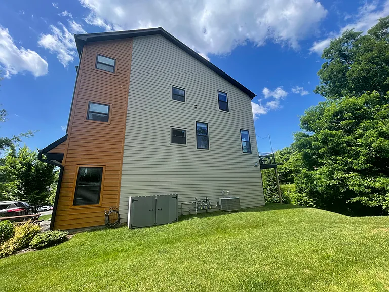 121 Junction Ln — Photo 4