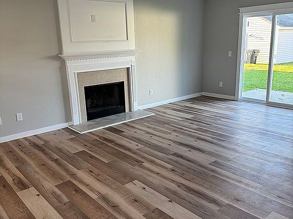 2nd image of 308 Columbia Ln