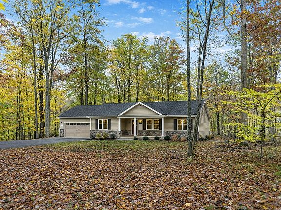 4th image of 20 Ridgeway Dr