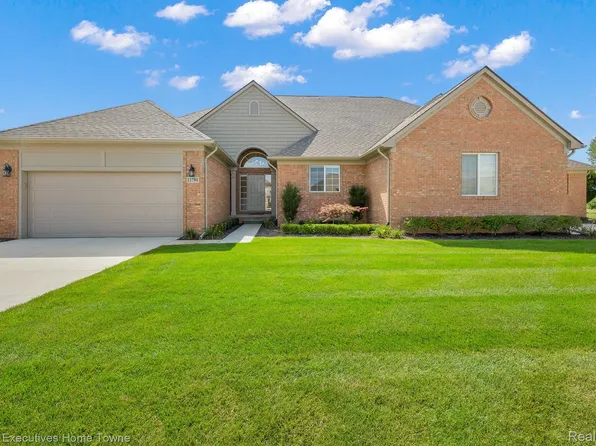33794 Au Sable Dr, Chesterfield, MI 48047