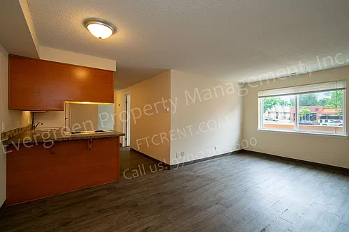Mosher Manor Photo 1