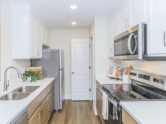 Orchard Park Apartments Kitchen