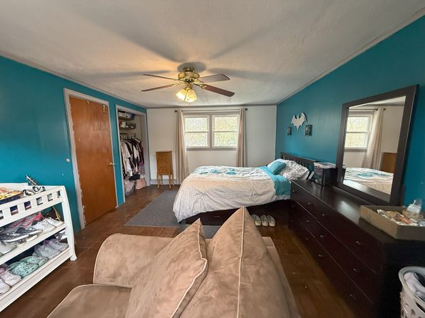97 Crescent Dr, East Hartford, CT 06118