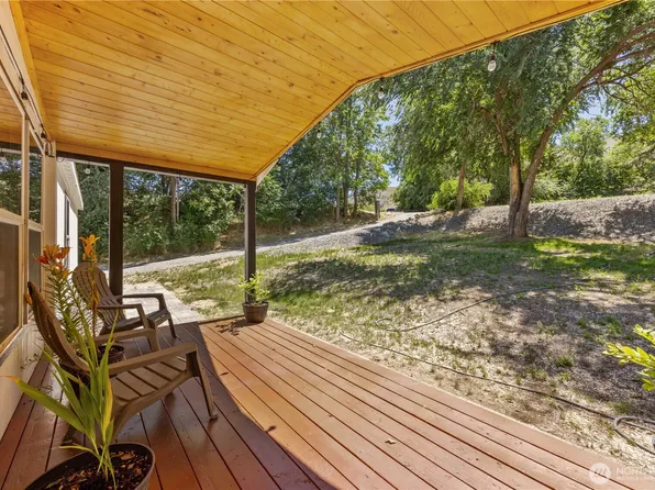 329 E Franklin Street, Chelan, WA 98816