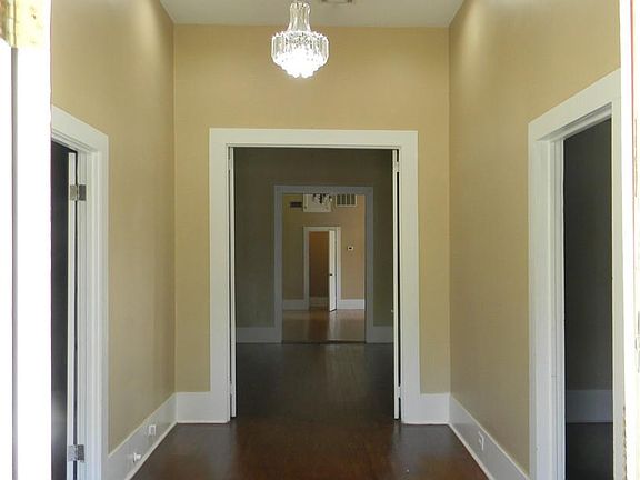 3rd image of 903 W Washington Ave