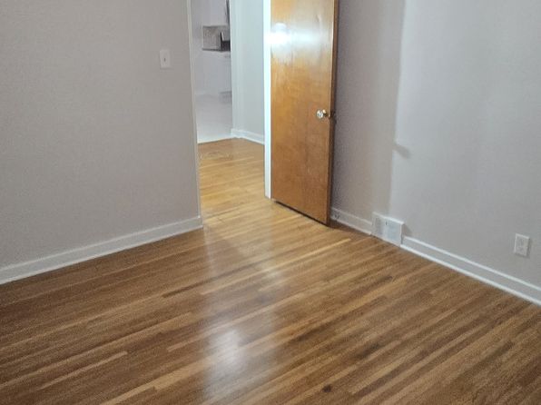 138 Ridgewood Rd Floor 2