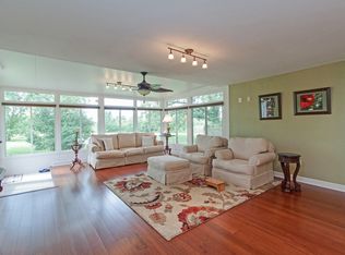 22456 Oakview Rd, Siloam Springs, AR 72761