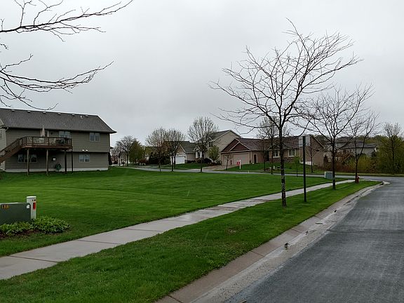 3rd image of 991 Fairchild Dr