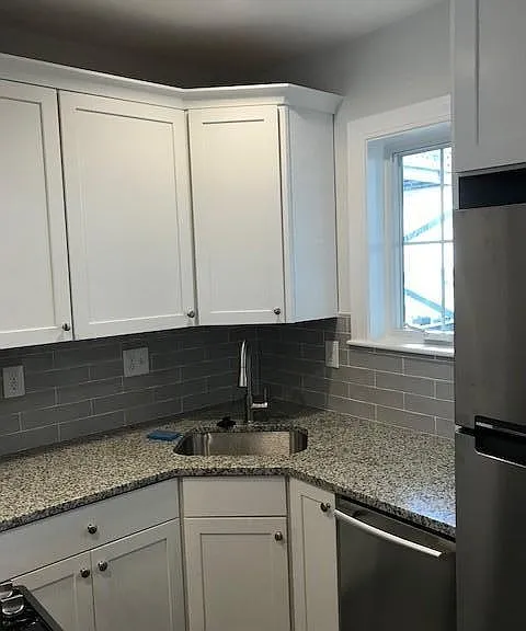 514 E 3rd St #1 — Photo 6