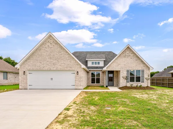 619 Walnut St, Iowa, LA 70647