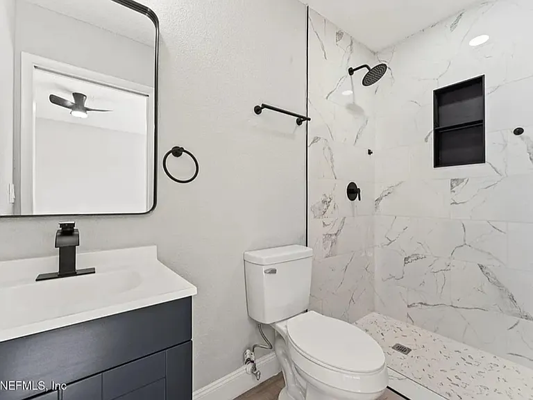 6144 Fordham Cir W — Photo 5