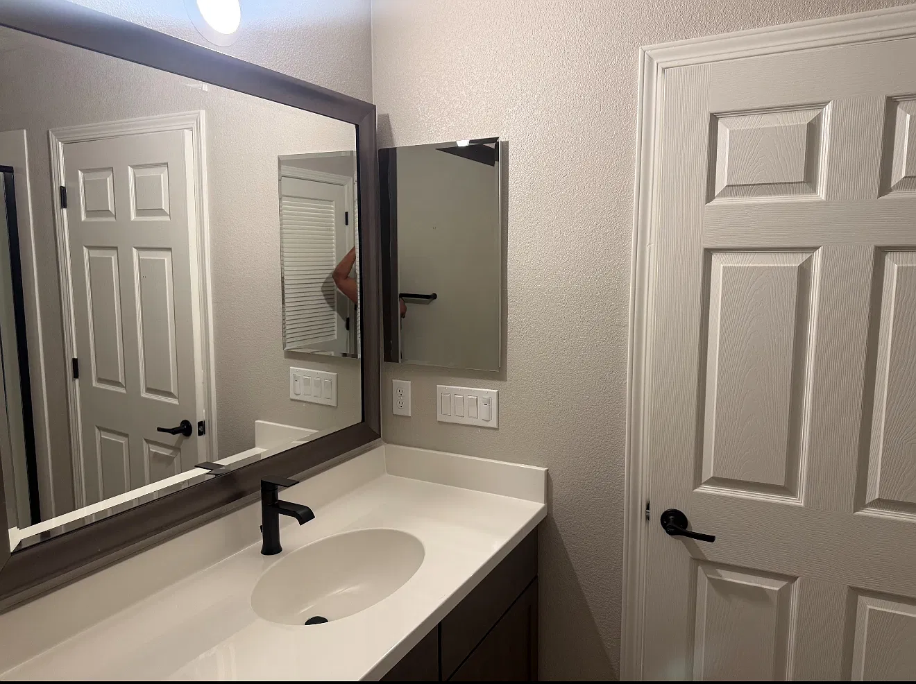 Studio, 296 sqft, $1,900 — Photo 4