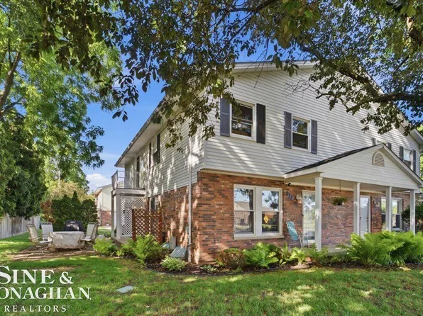 935 Brown St, Saint Clair, MI 48079
