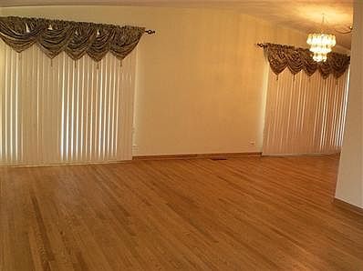 3rd image of 9413 Ozanam Ave