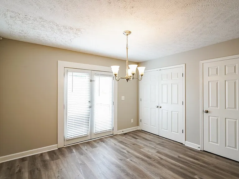 685 Belgium Dr — Photo 6