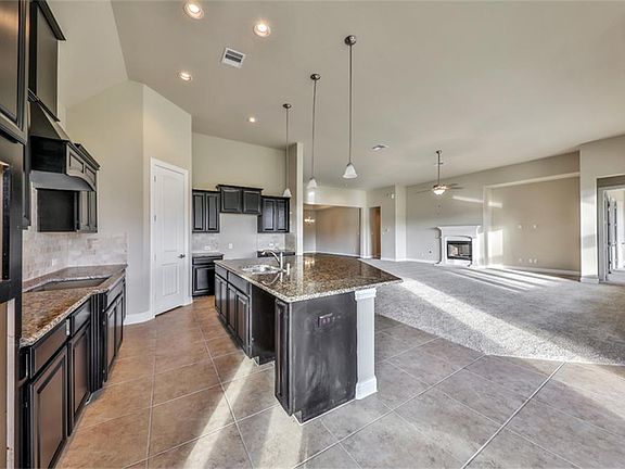 4th image of 4314 Maravilla Ln