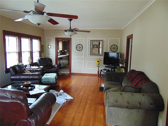 3rd image of 705 N Louisa Ave