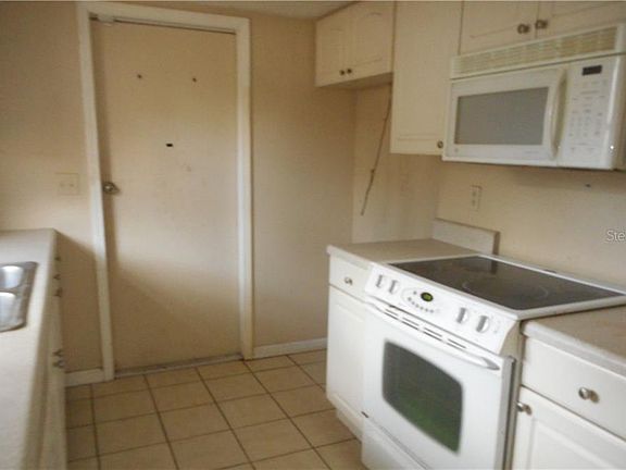 2nd image of 2028 Amanda Dr
