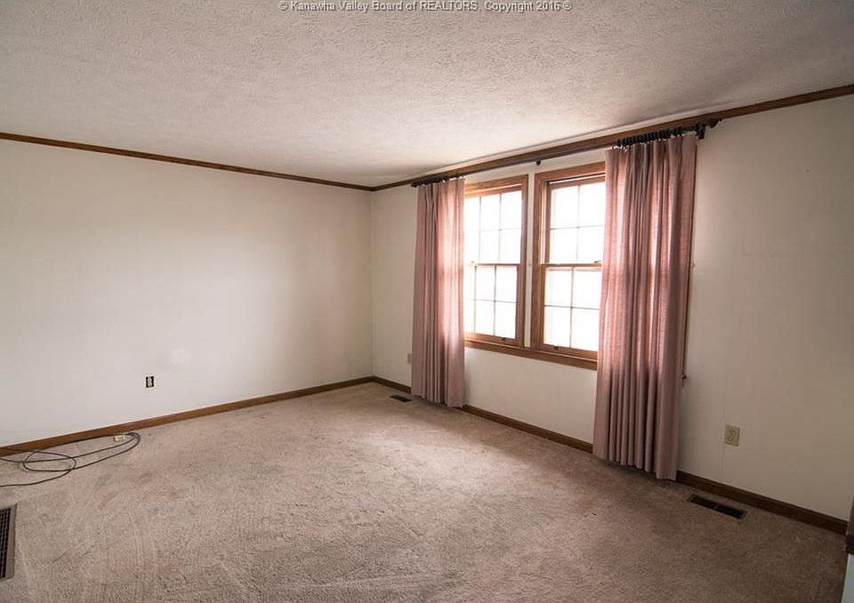 1st image of 425 McDonald Ave