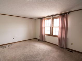 425 McDonald Ave, South Charleston, WV 25309
