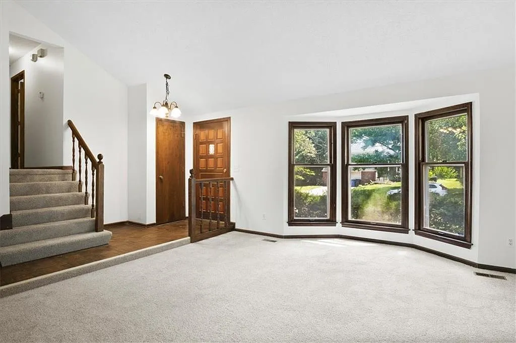 3 bed, 2.5 bath, 1783 sqft, $2,295 — Photo 3