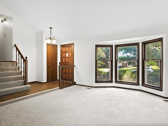 3rd image of 14204 S Raintree Dr