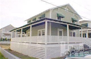 3rd image of 12 E Charlotte Street
