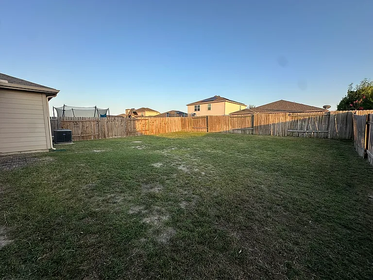 1818 Clegg St — Photo 32