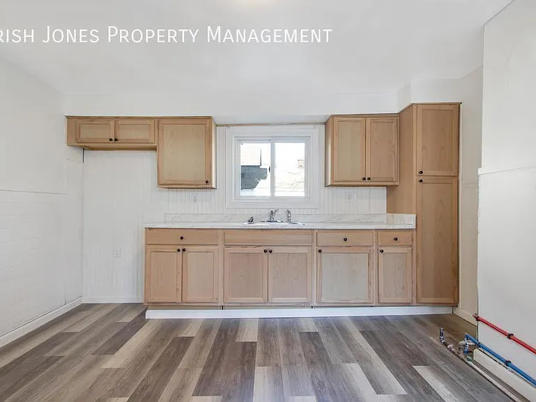 35 Benzinger St #1 — Photo 4