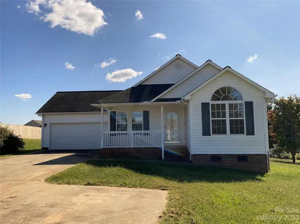 2747 Eagle Dr, Lincolnton, NC 28092