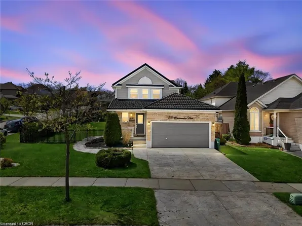 209 Briarmeadow Dr, Kitchener, ON N2A 4C5