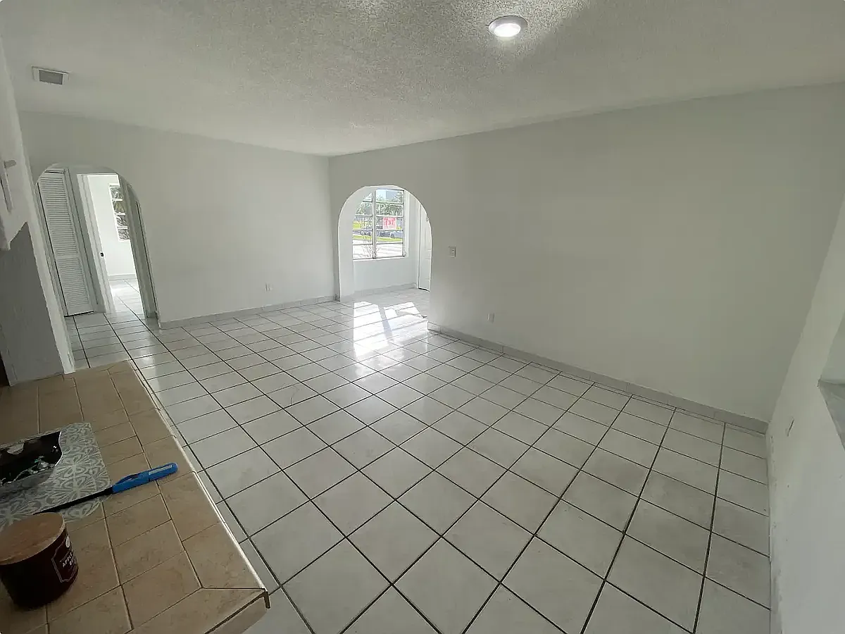 3 bed, 1200 sqft, $3,500 — Photo 2